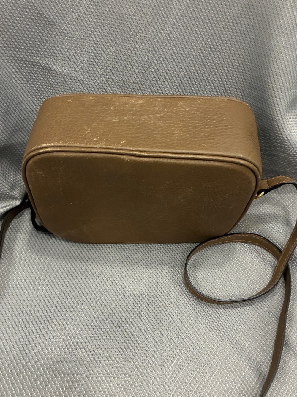 Authentic Gucci Arli Small Brown Leather Crossbody Camera Bag Gold GG-preowned - Picture 8 of 13